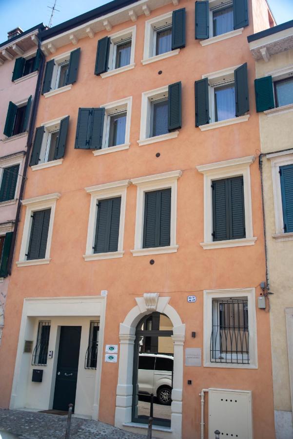 Calcirelli Suites Verona Exteriör bild
